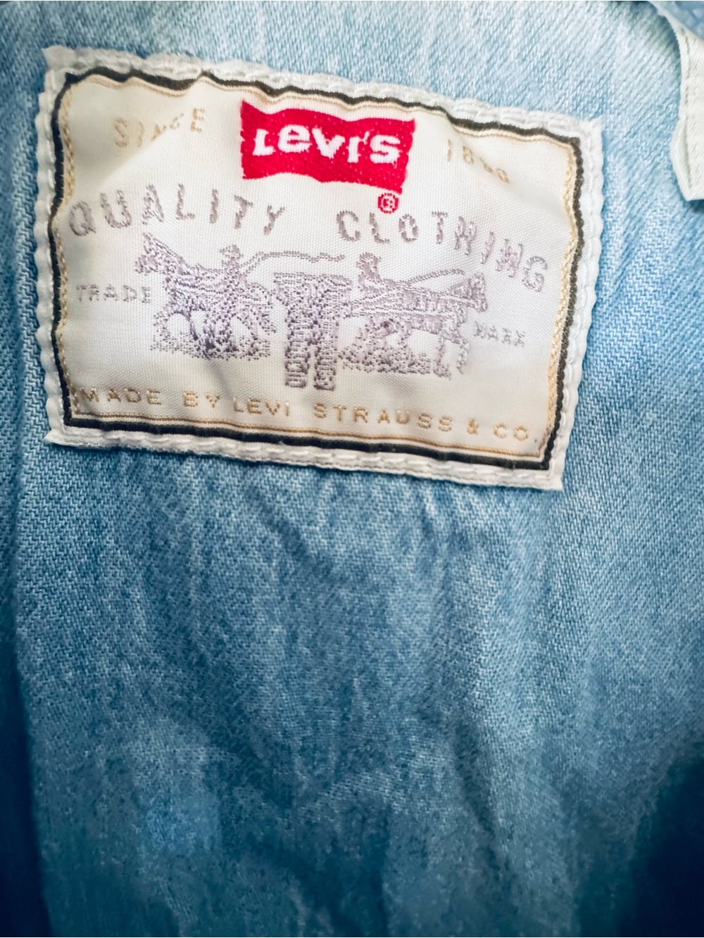 Levi's Light Blue Denim Shirt Jacket with Chest Flap Pockets - Picture 3 of 5
